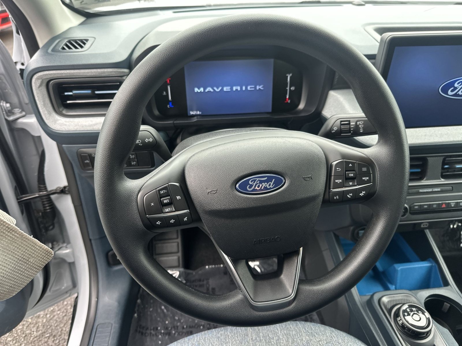 Used 2025 Ford Maverick XLT w/ Equipment Group 302A AWD/4WD image 24