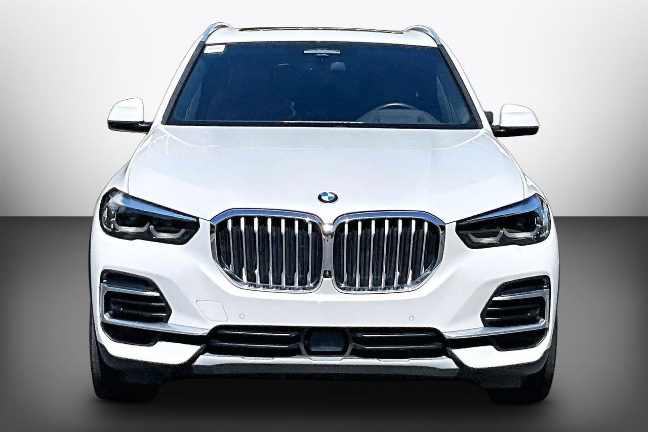 Used 2022 BMW X5 xDrive40i AWD/4WD image 3