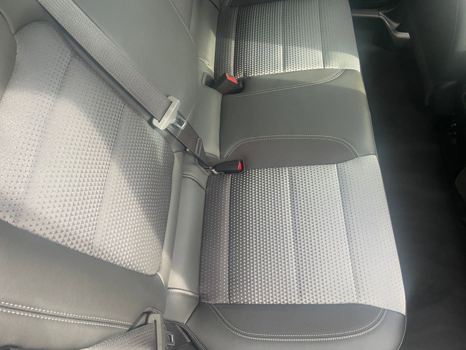 Used 2025 Chevrolet Trax LT w/ LT Convenience Package image 38