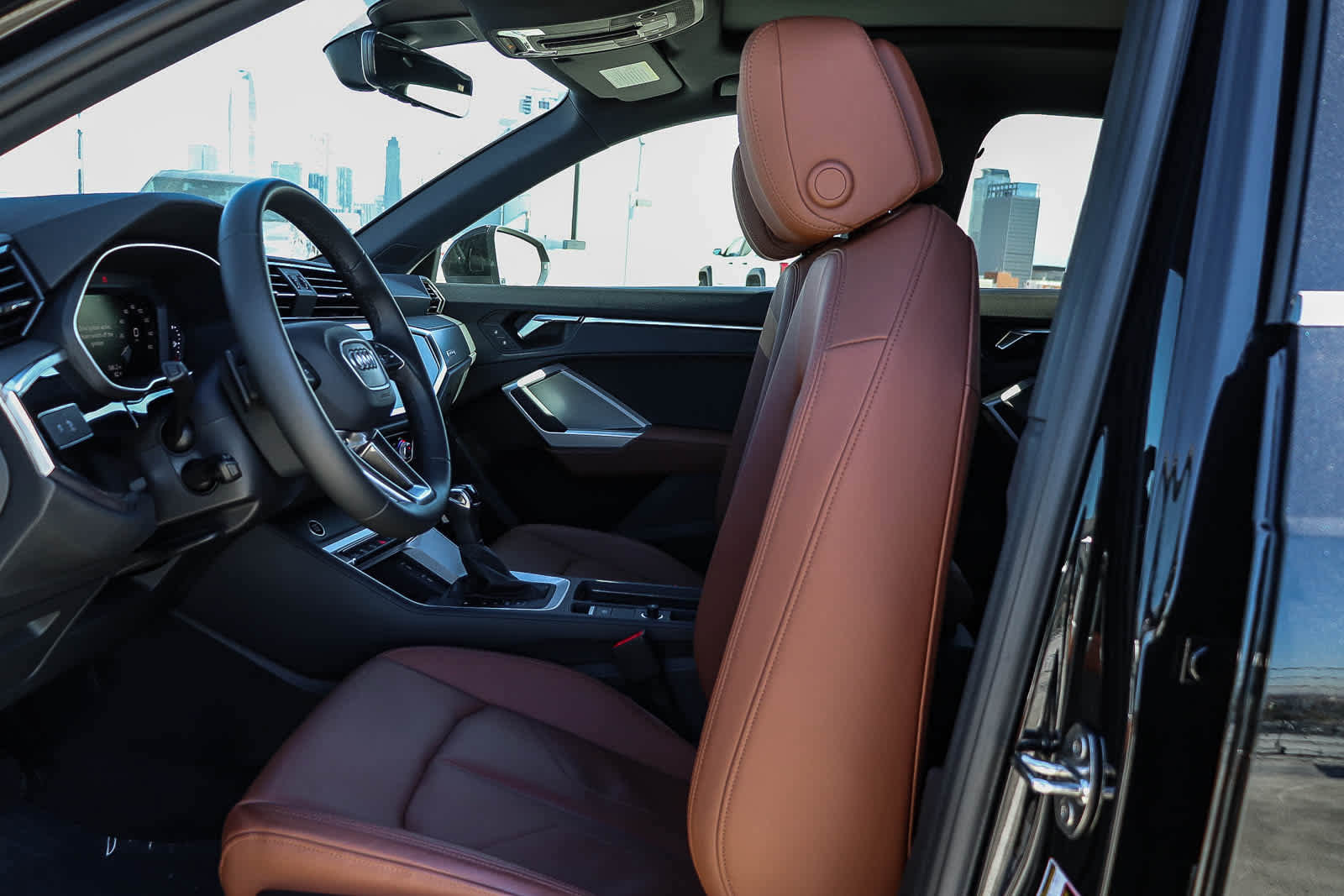 Used 2025 Audi Q3 2.0T Premium w/ Convenience Package image 24