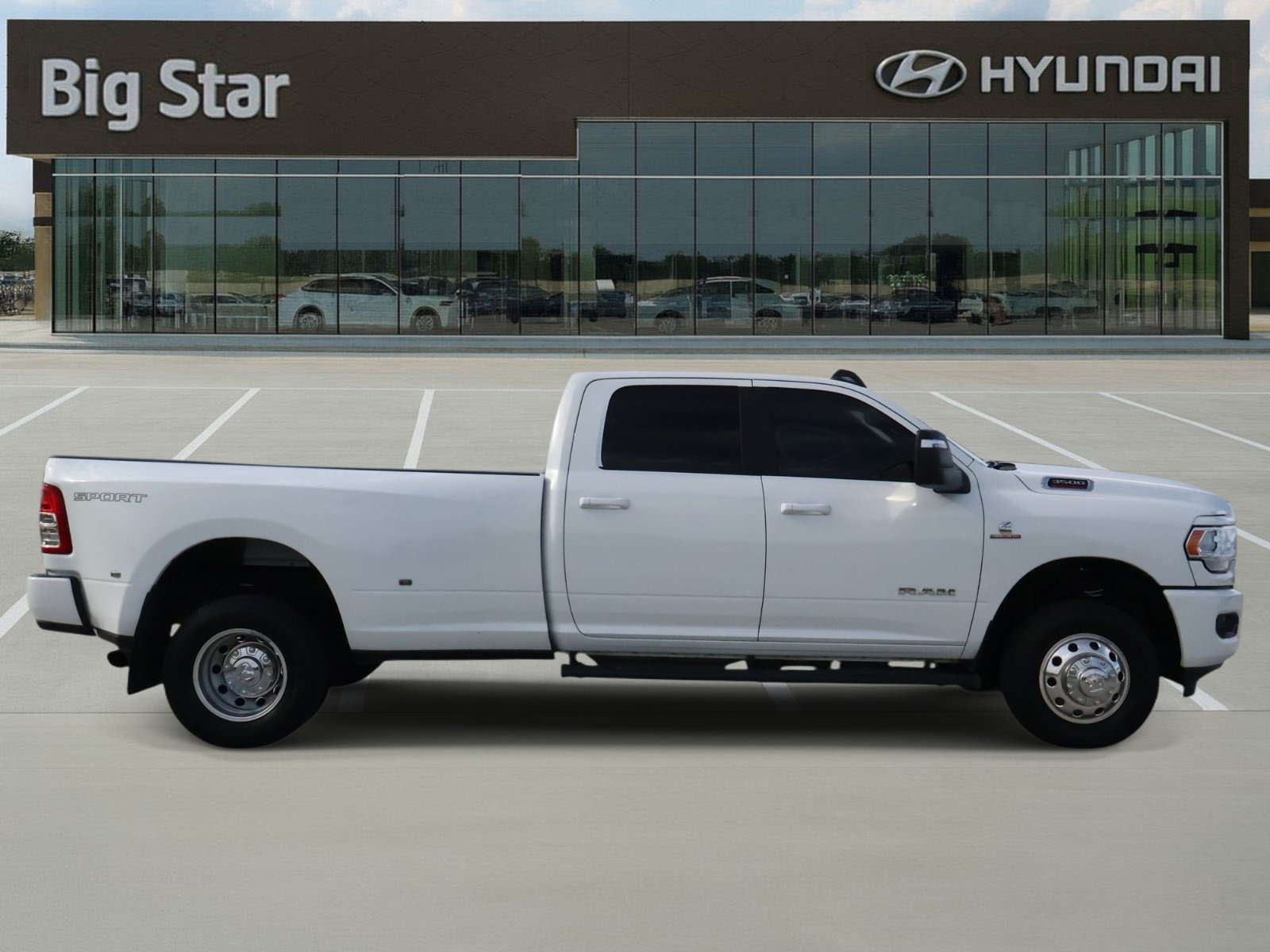 Used 2024 RAM 3500 Lone Star w/ Sport Appearance Package AWD/4WD image 5