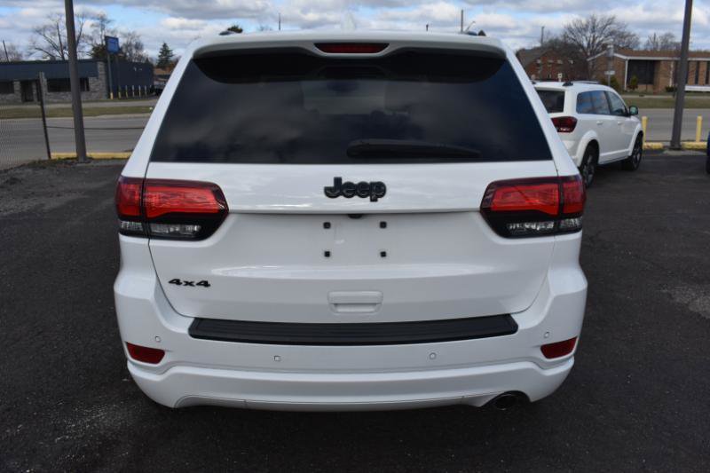Used 2020 Jeep Grand Cherokee Altitude AWD/4WD image 7