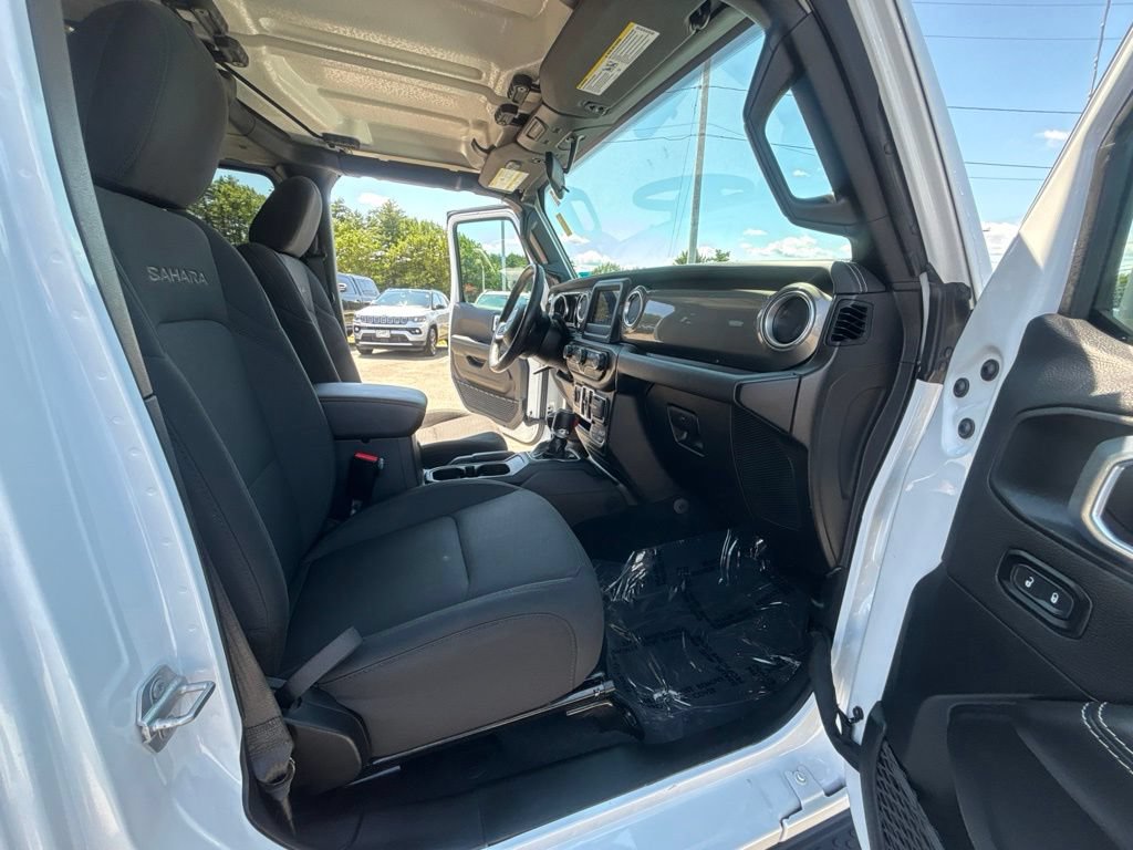 Certified 2021 Jeep Wrangler Unlimited Sahara w/ Cold Weather Group AWD/4WD image 23