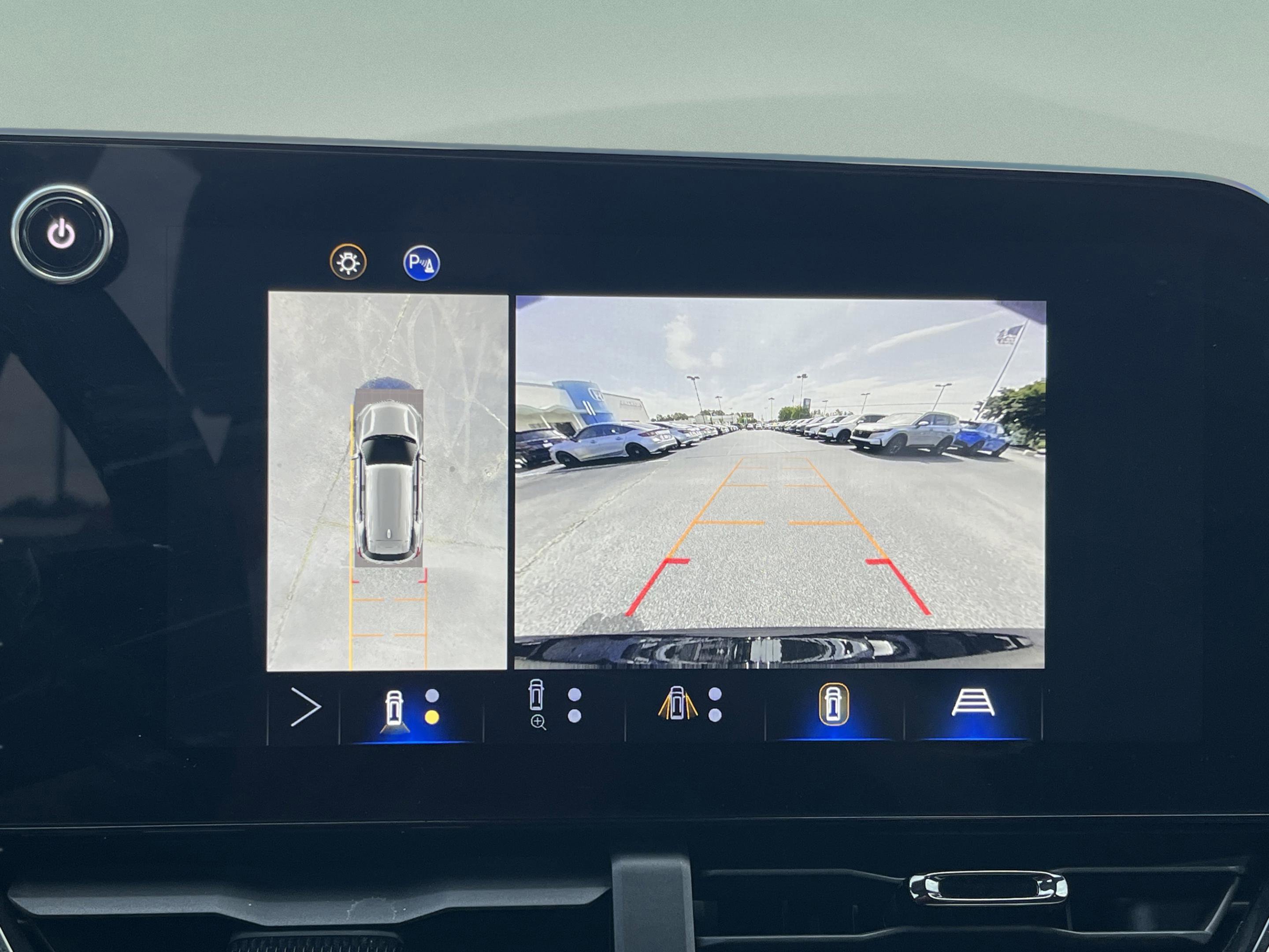 Used 2025 Chevrolet Equinox RS w/ Safety and Technology Package FWD image 21