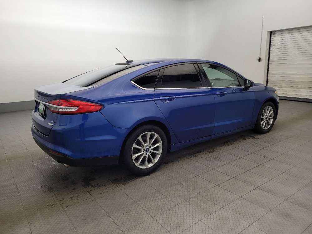 Used 2017 Ford Fusion SE w/ Fusion SE Technology Package FWD image 10