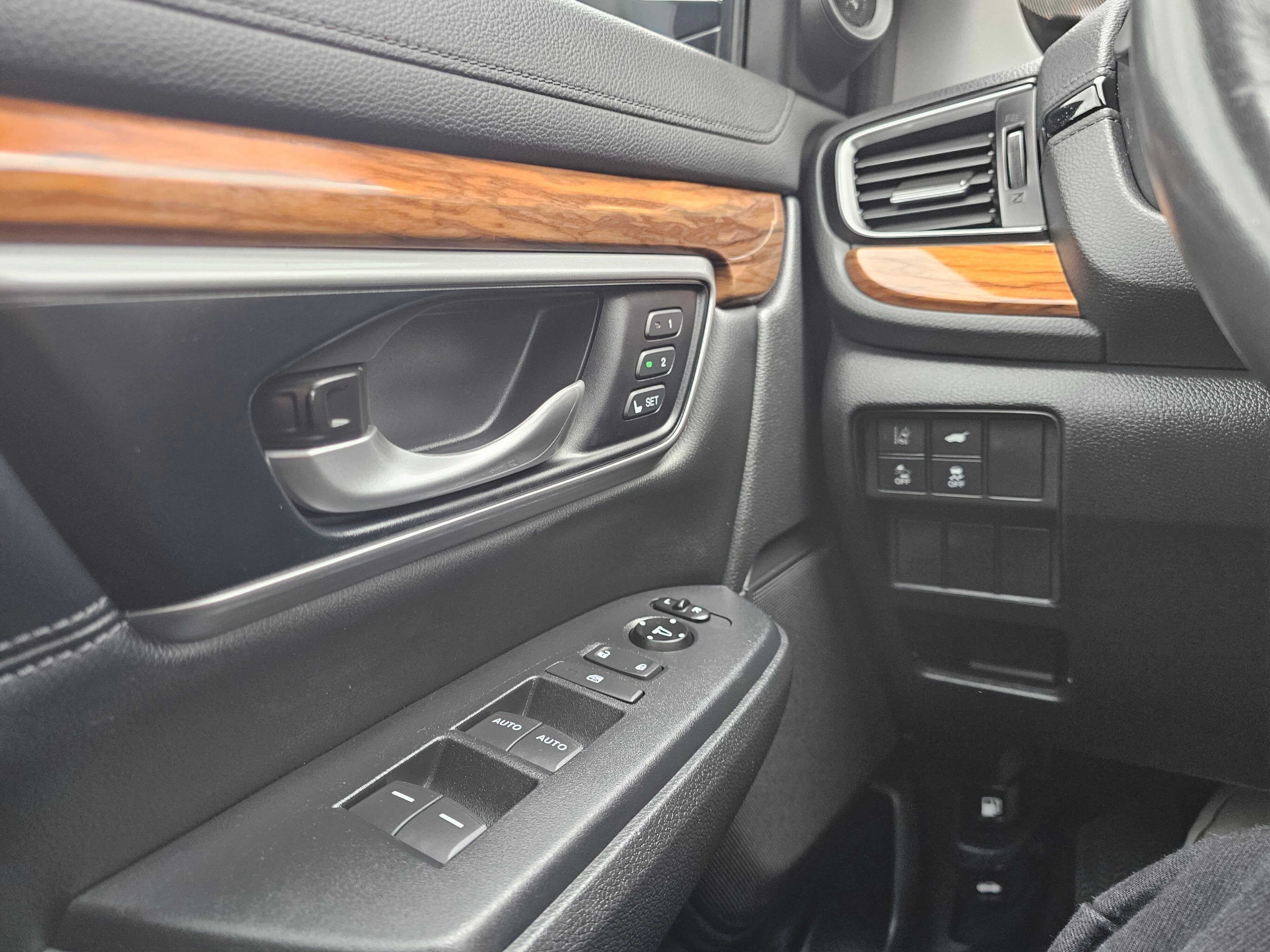 Used 2019 Honda CR-V Touring image 29