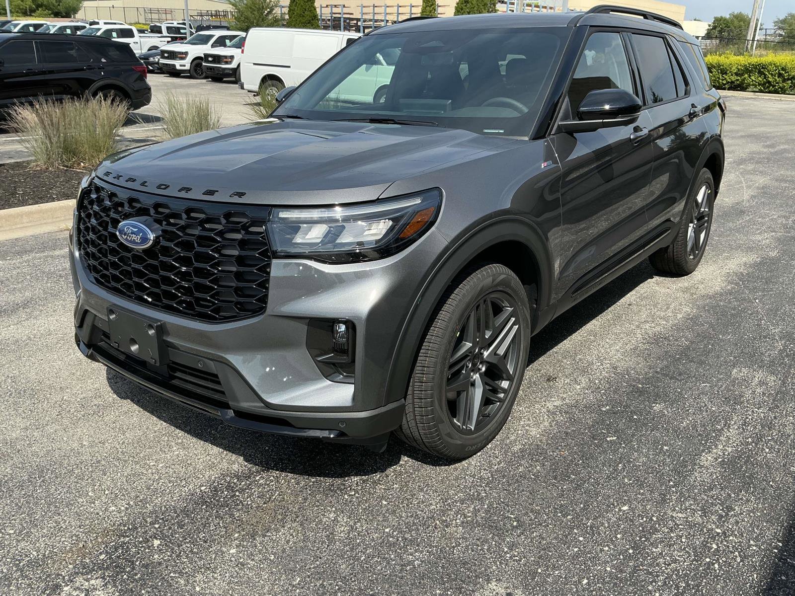 New 2025 Ford Explorer ST-Line w/ Premium Package