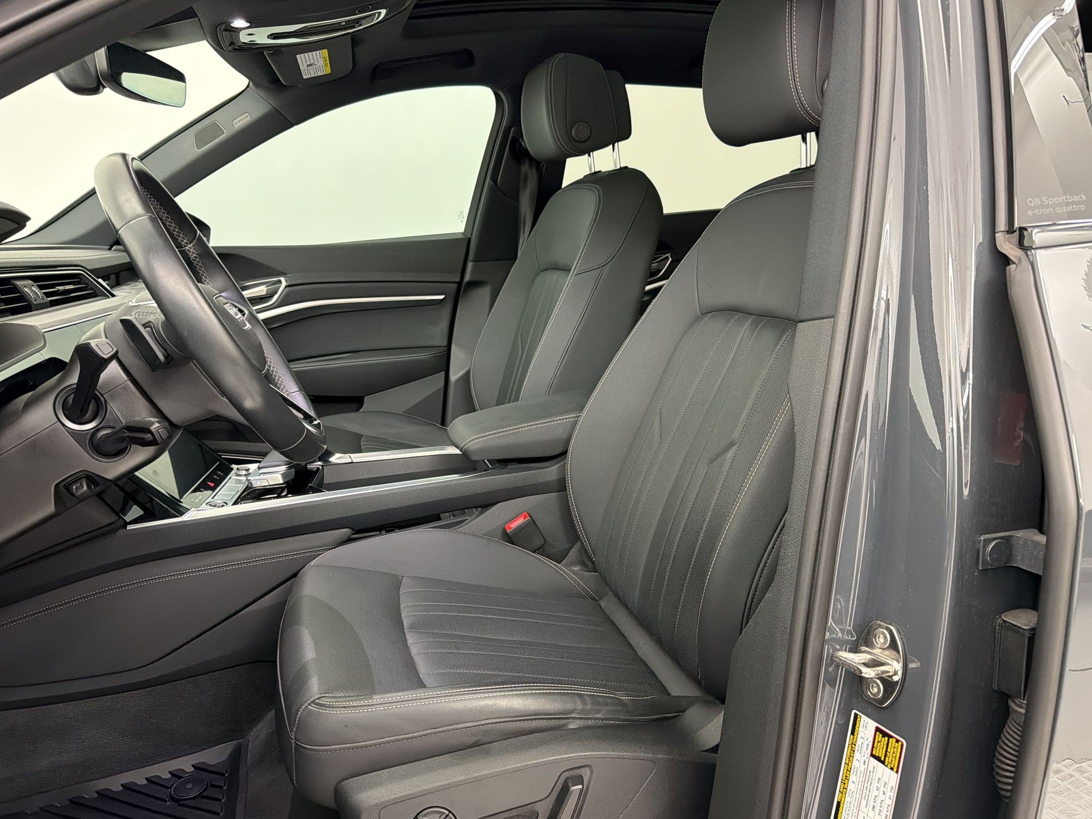Certified 2024 Audi Q8 e-tron Premium Plus w/ Premium Plus Package AWD/4WD image 5