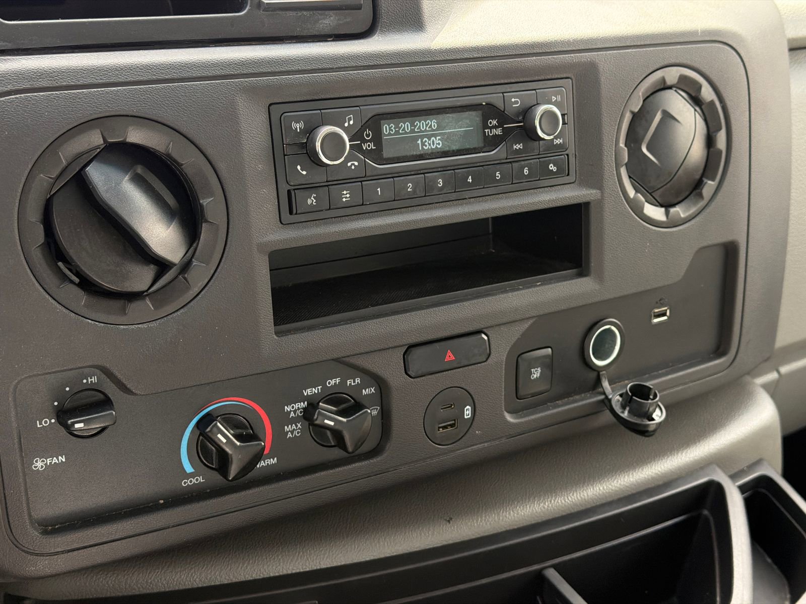 Used 2024 Ford E-350 and Econoline 350 Super Duty w/ Power Windows & Locks Group image 22