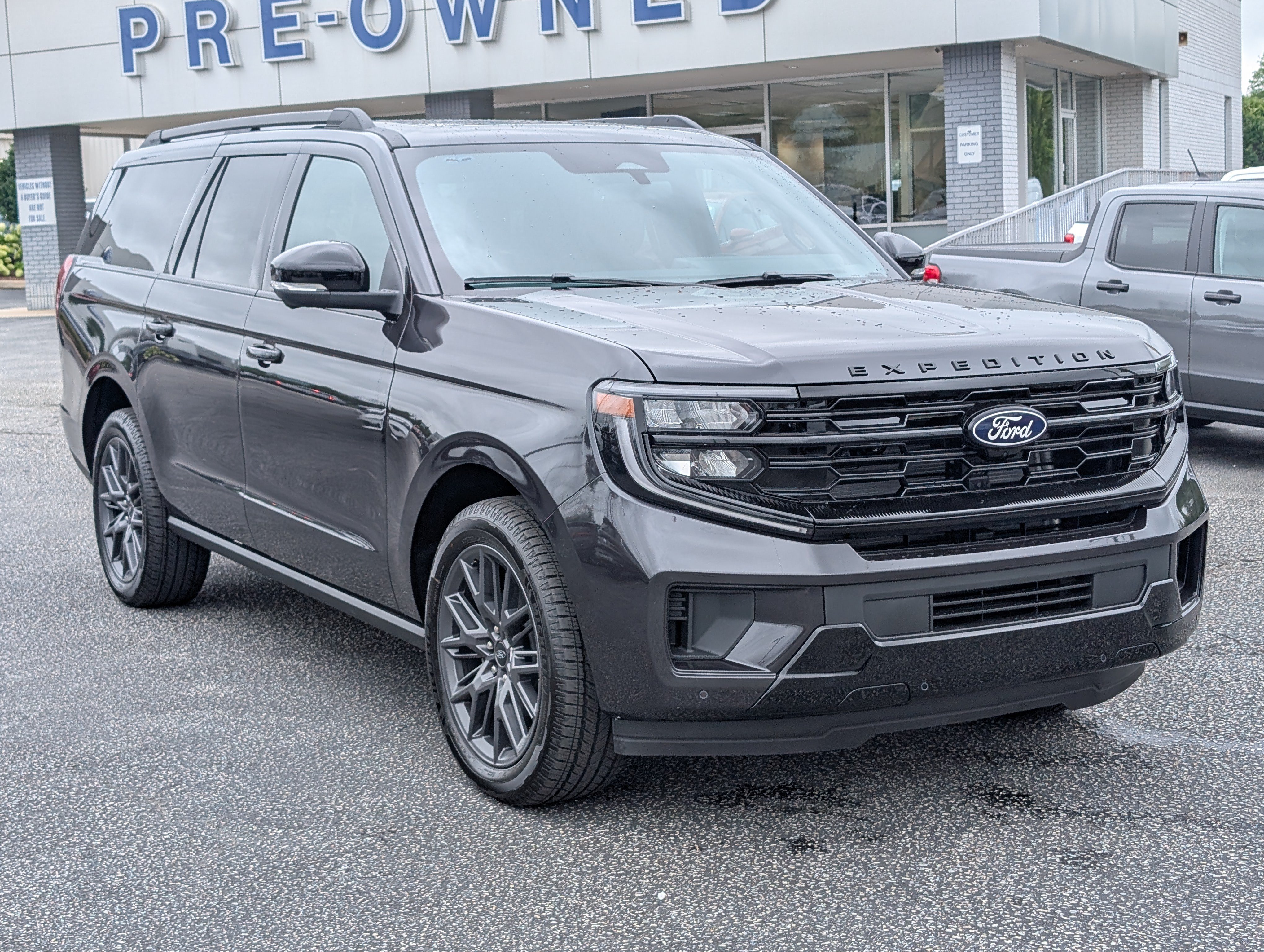 New 2027 Ford Expedition Max Platinum w/ Stealth Appearance Package AWD/4WD image 4