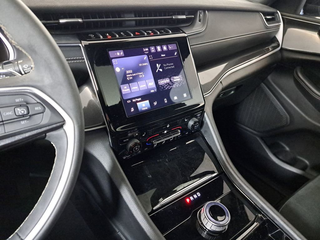 Used 2023 Jeep Grand Cherokee Altitude image 18