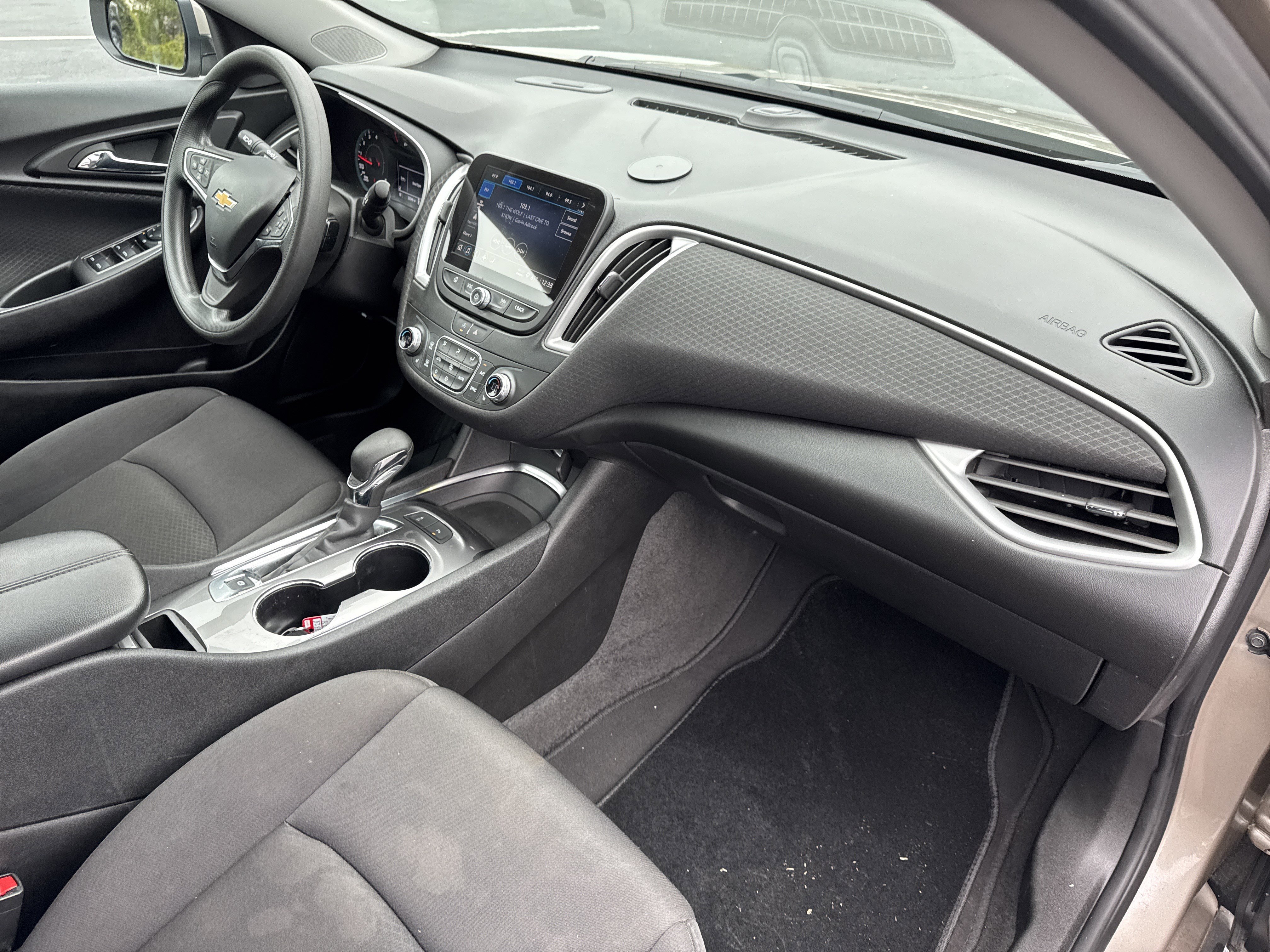 Used 2024 Chevrolet Malibu LT image 35