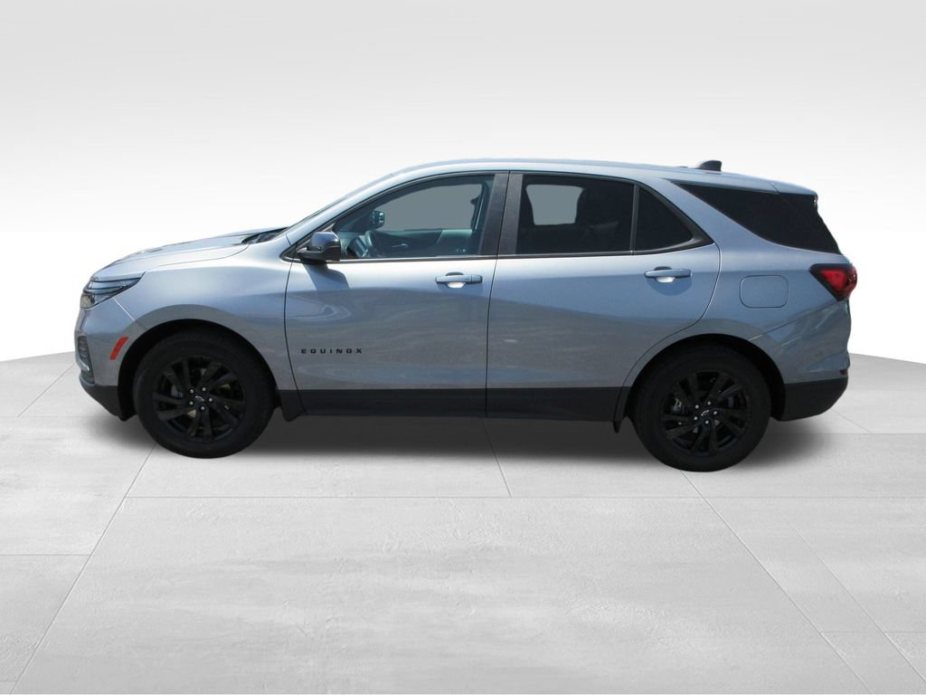 Used 2024 Chevrolet Equinox LS w/ LS Convenience Package FWD image 2
