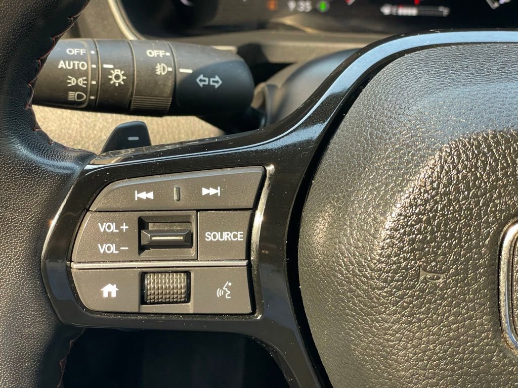 Certified 2025 Honda Pilot Sport image 15