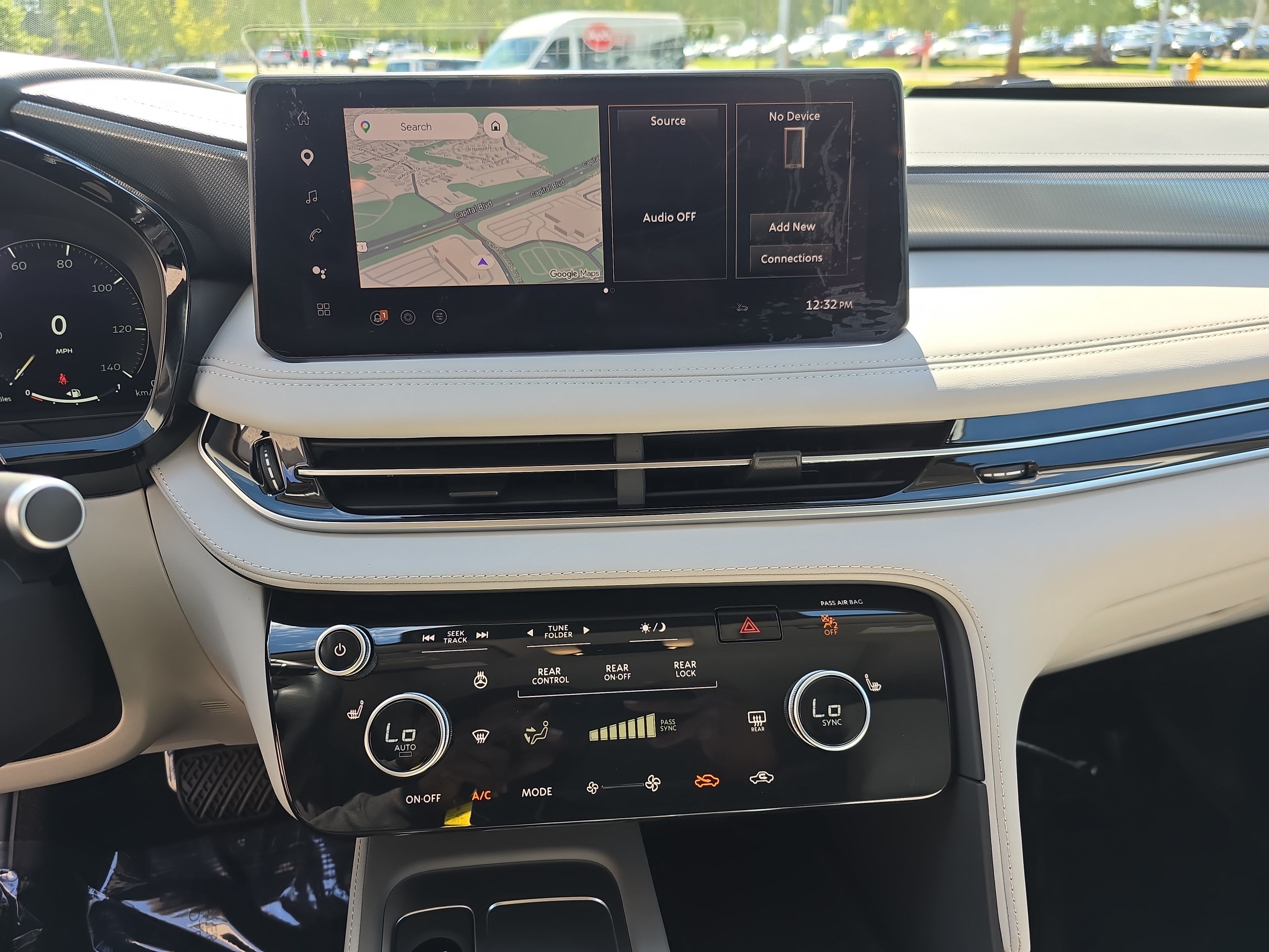 Used 2026 INFINITI QX60 Pure w/ Cargo Package AWD/4WD image 17