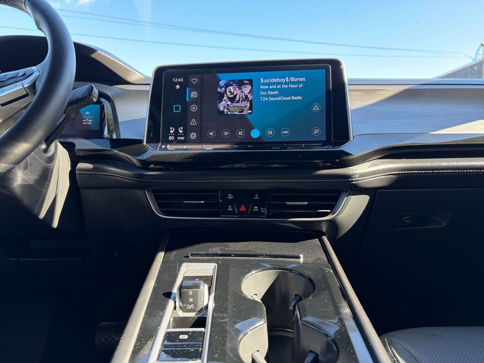 Used 2025 Volkswagen Atlas Cross Sport SE image 18