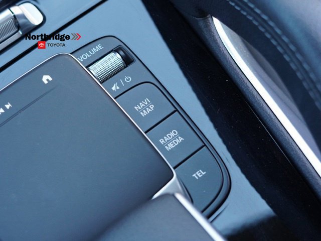 Used 2025 Mercedes-Benz GLE 450e 4MATIC image 35
