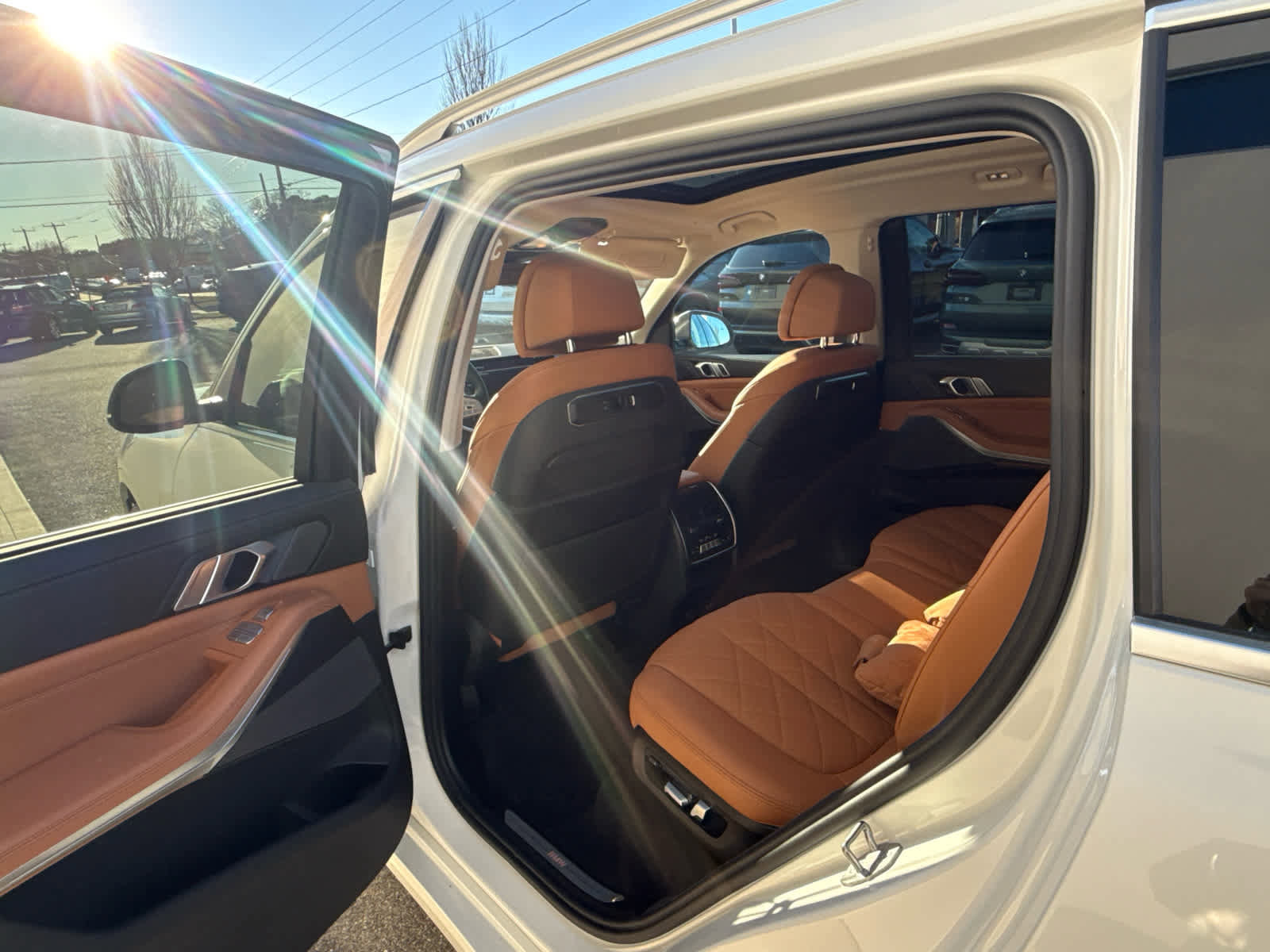 Certified 2023 BMW X7 xDrive40i w/ Premium Package image 14