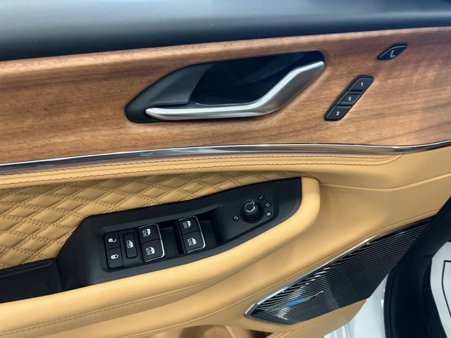 New 2026 Jeep Grand Cherokee Summit w/ Obsidian Package AWD/4WD image 9