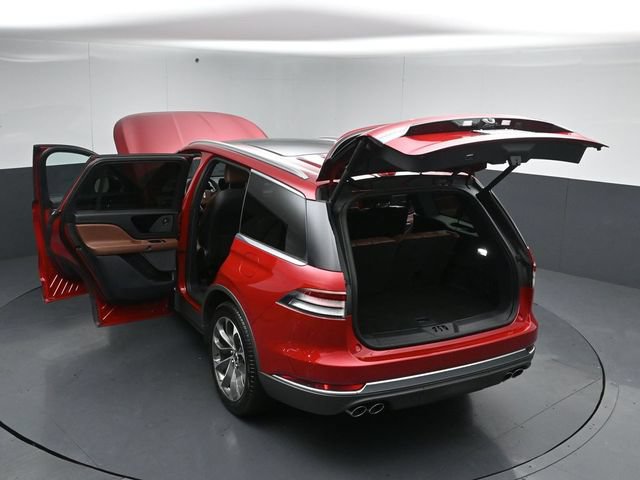 Certified 2025 Lincoln Aviator Reserve w/ Illumination Package AWD/4WD image 60