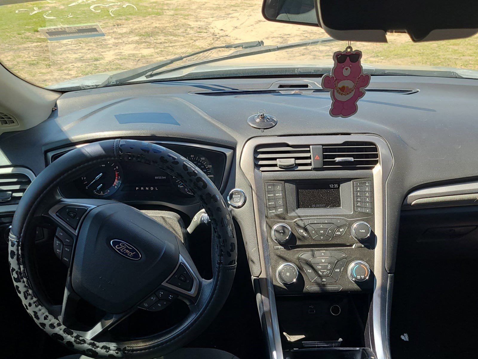 Used 2017 Ford Fusion SE FWD image 7