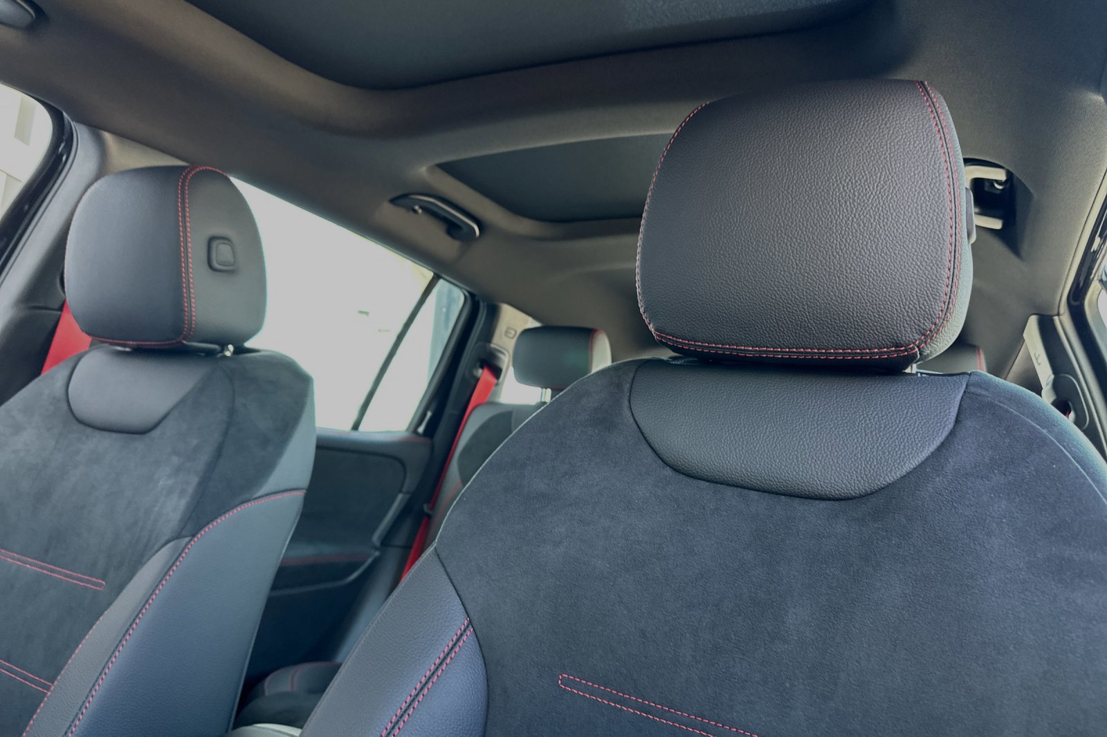 New 2025 Mercedes-Benz GLB 35 AMG 4MATIC image 30