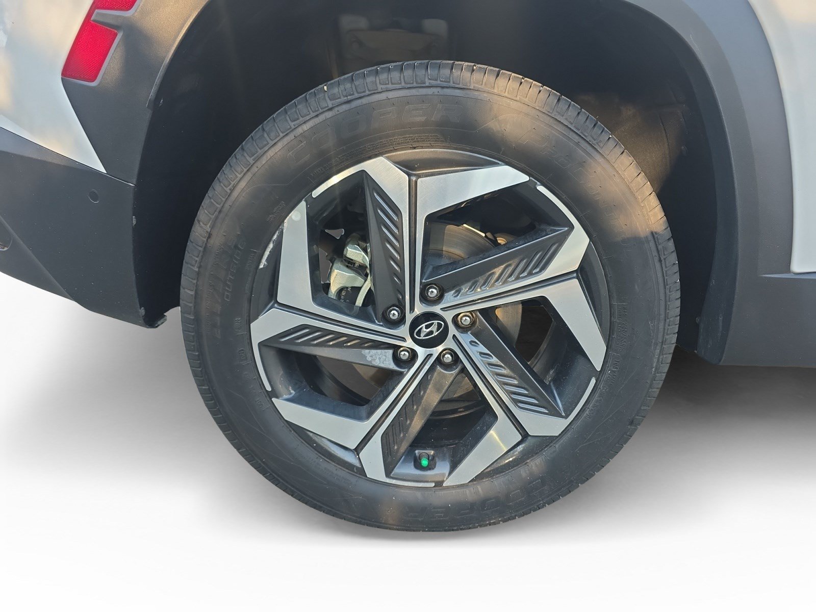 Certified 2024 Hyundai Tucson Limited AWD/4WD image 17