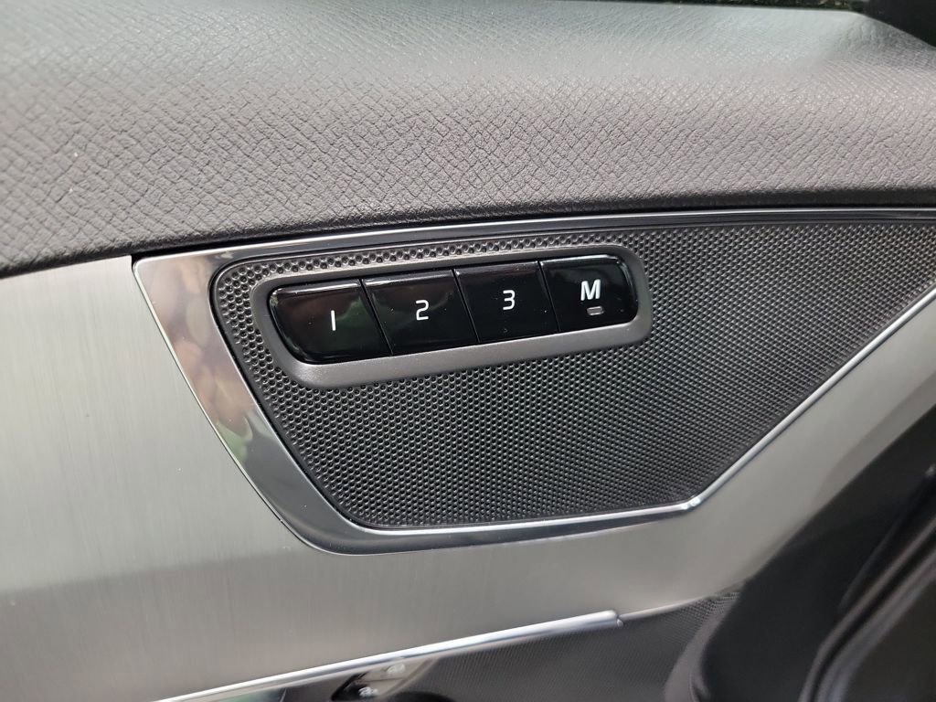 Used 2025 Volvo XC90 B5 Core image 52