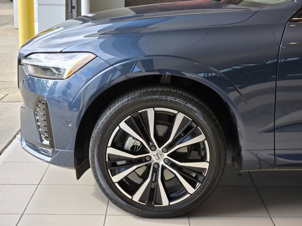 Used 2024 Volvo XC60 B5 Plus AWD/4WD image 8