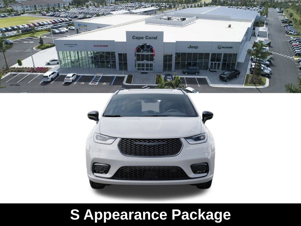 New 2026 Chrysler Pacifica Limited w/ S Appearance Package image 7