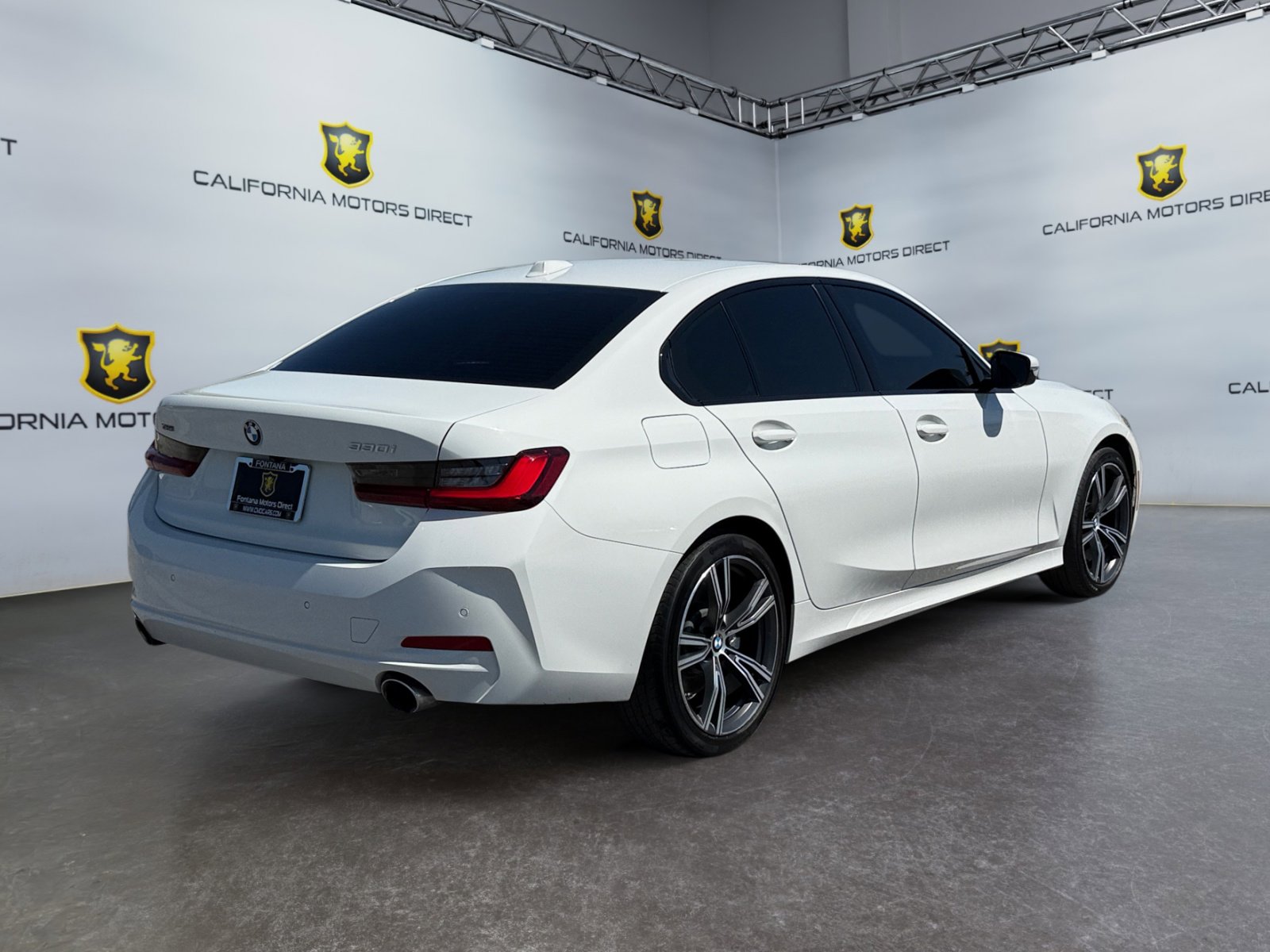 Used 2023 BMW 330i xDrive Sedan w/ Convenience Package AWD/4WD image 5