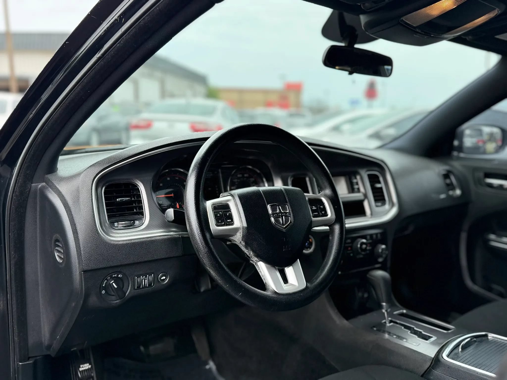 Used 2013 Dodge Charger SE RWD image 13