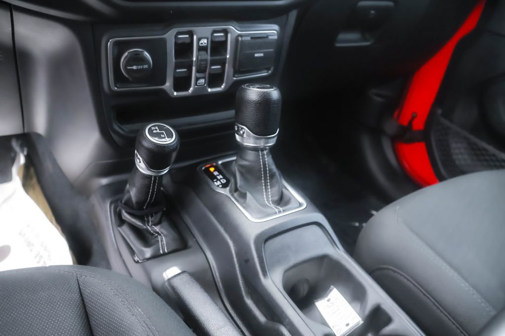 Used 2020 Jeep Wrangler Unlimited Sahara w/ Uconnect 4C Nav & Sound Group image 24