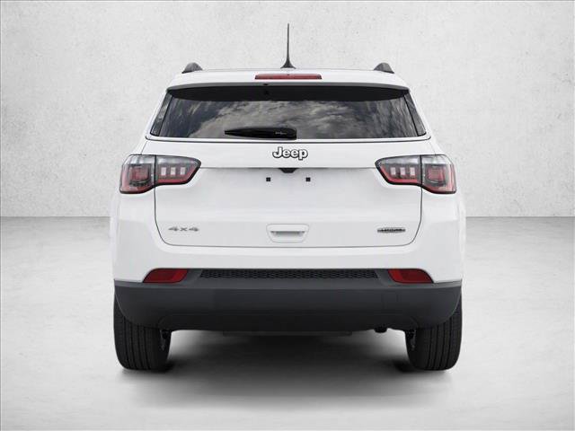 Used 2026 Jeep Compass Latitude AWD/4WD image 6