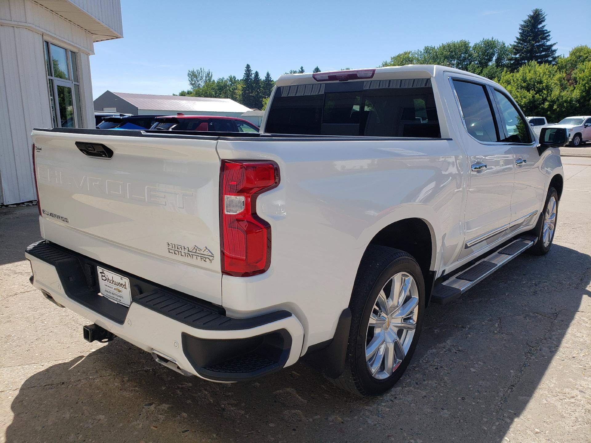 Used 2022 Chevrolet Silverado 1500 High Country w/ High Country Premium Package AWD/4WD image 5