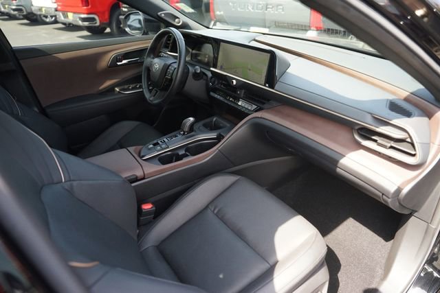 Used 2023 Toyota Crown AWD/4WD image 18