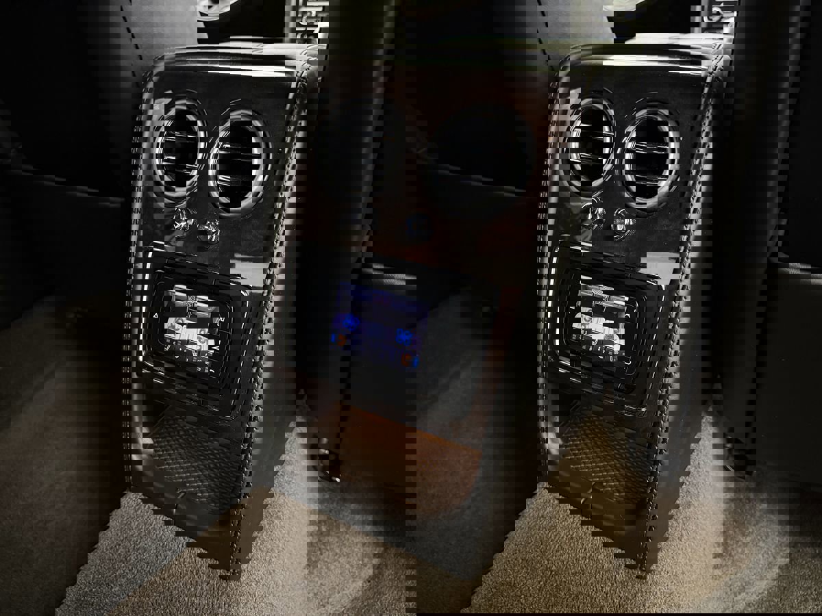 Used 2015 Bentley Flying Spur V8 image 24