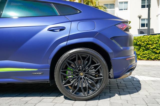 Used 2025 Lamborghini Urus SE image 15