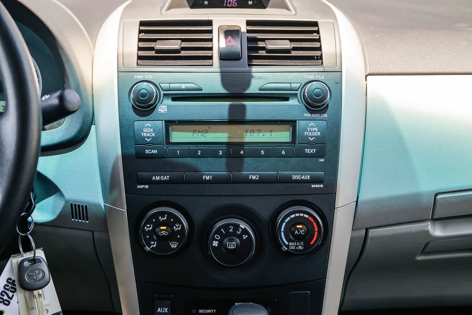 Used 2013 Toyota Corolla L FWD image 13