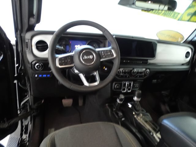 Certified 2025 Jeep Wrangler Unlimited Sahara image 5