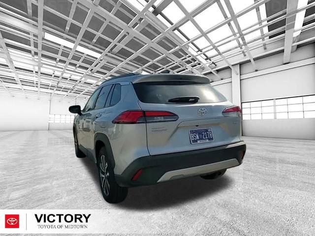 Certified 2025 Toyota Corolla Cross XLE image 5