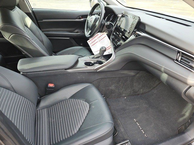 Used 2023 Toyota Camry SE image 11