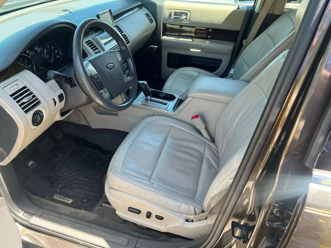 Used 2011 Ford Flex SEL w/ Rapid Spec Order Code FWD image 7