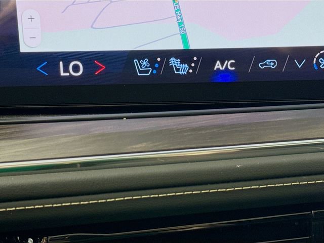 New 2025 Chevrolet Suburban Premier image 24