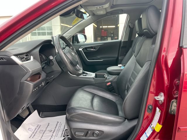 Used 2022 Toyota RAV4 Limited w/ Limited Grade Weather Package AWD/4WD image 19