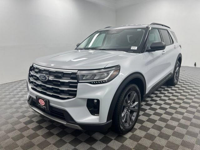 New 2026 Ford Explorer Active w/ Active Comfort Package AWD/4WD image 2