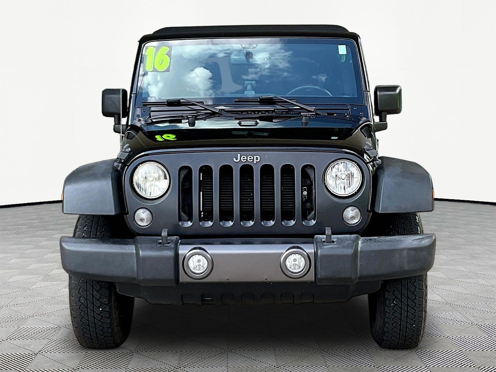 Used 2016 Jeep Wrangler Unlimited Sport AWD/4WD image 2