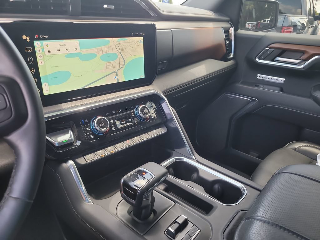 Used 2023 GMC Sierra 1500 Denali w/ Technology Package AWD/4WD image 18