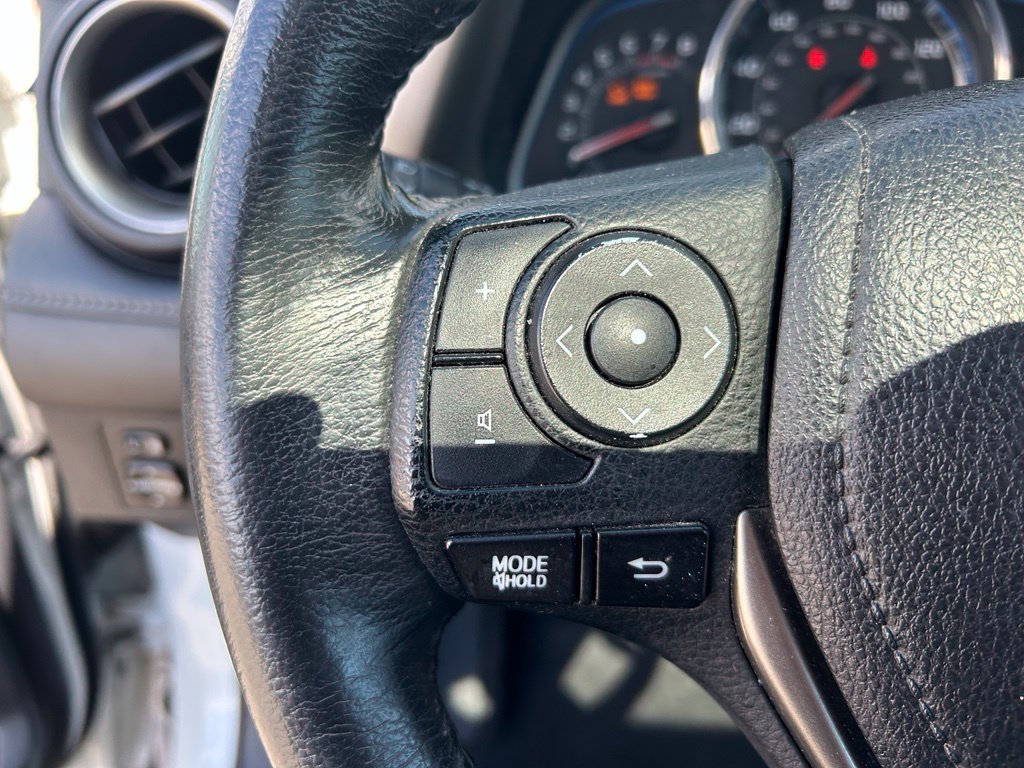 Used 2015 Toyota RAV4 Limited w/ Technology Package AWD/4WD image 21