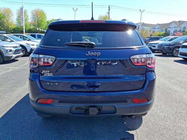 Certified 2021 Jeep Compass Latitude w/ Sun and Sound Group AWD/4WD image 7